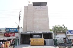Hotel Priyadarshan, Kanpur