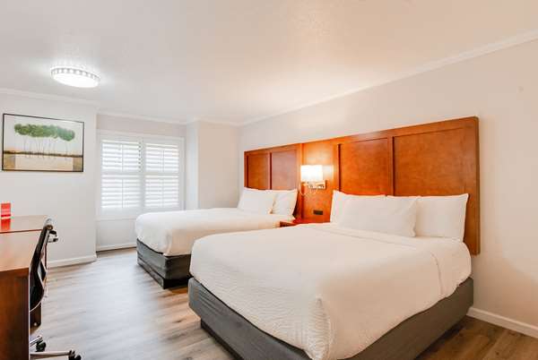 Ramada by Wyndham Mountain View - Tap to explore photos