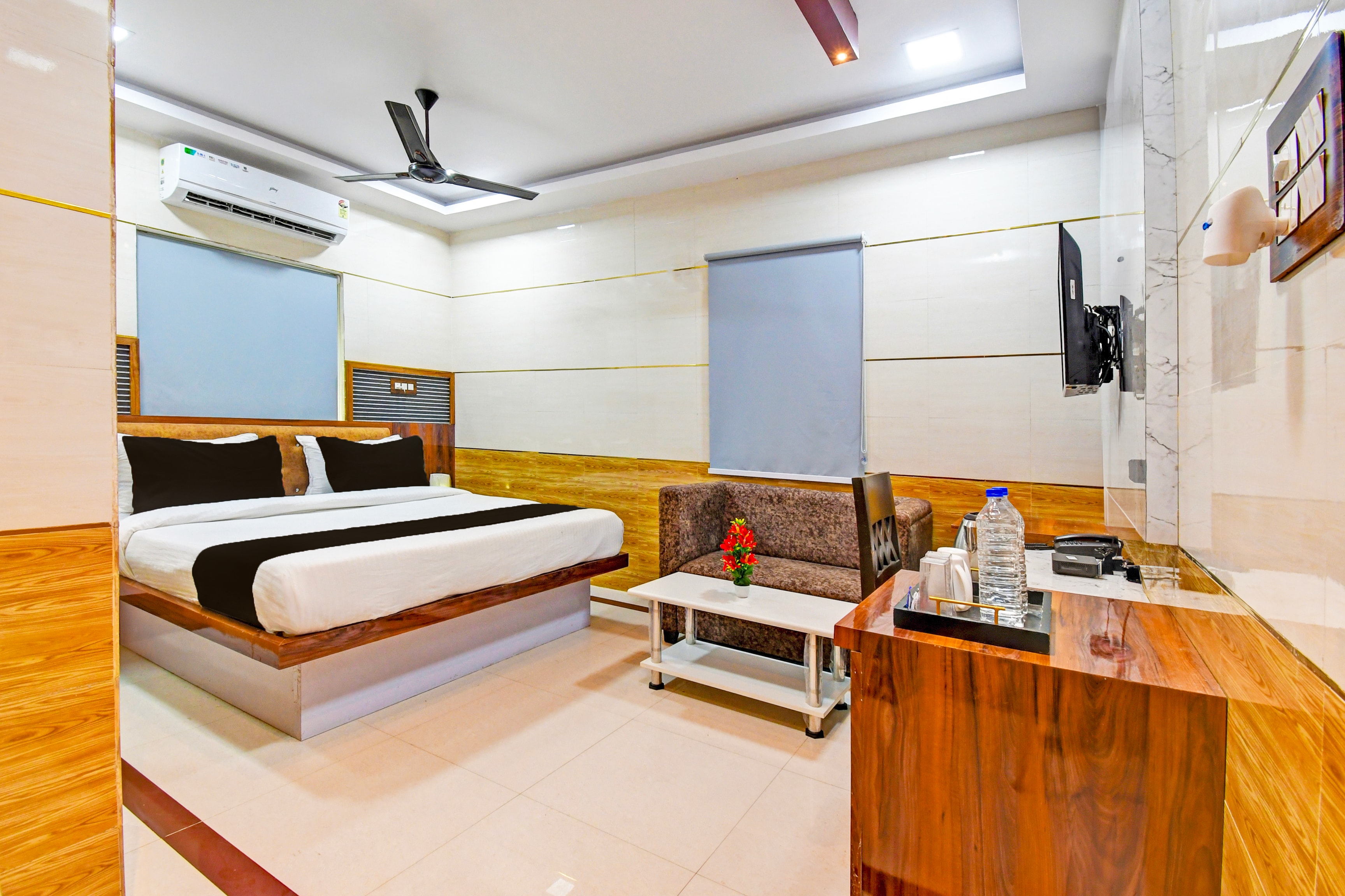 Hotel O Maa Bhubaneswari Hotel - Tap to explore photos