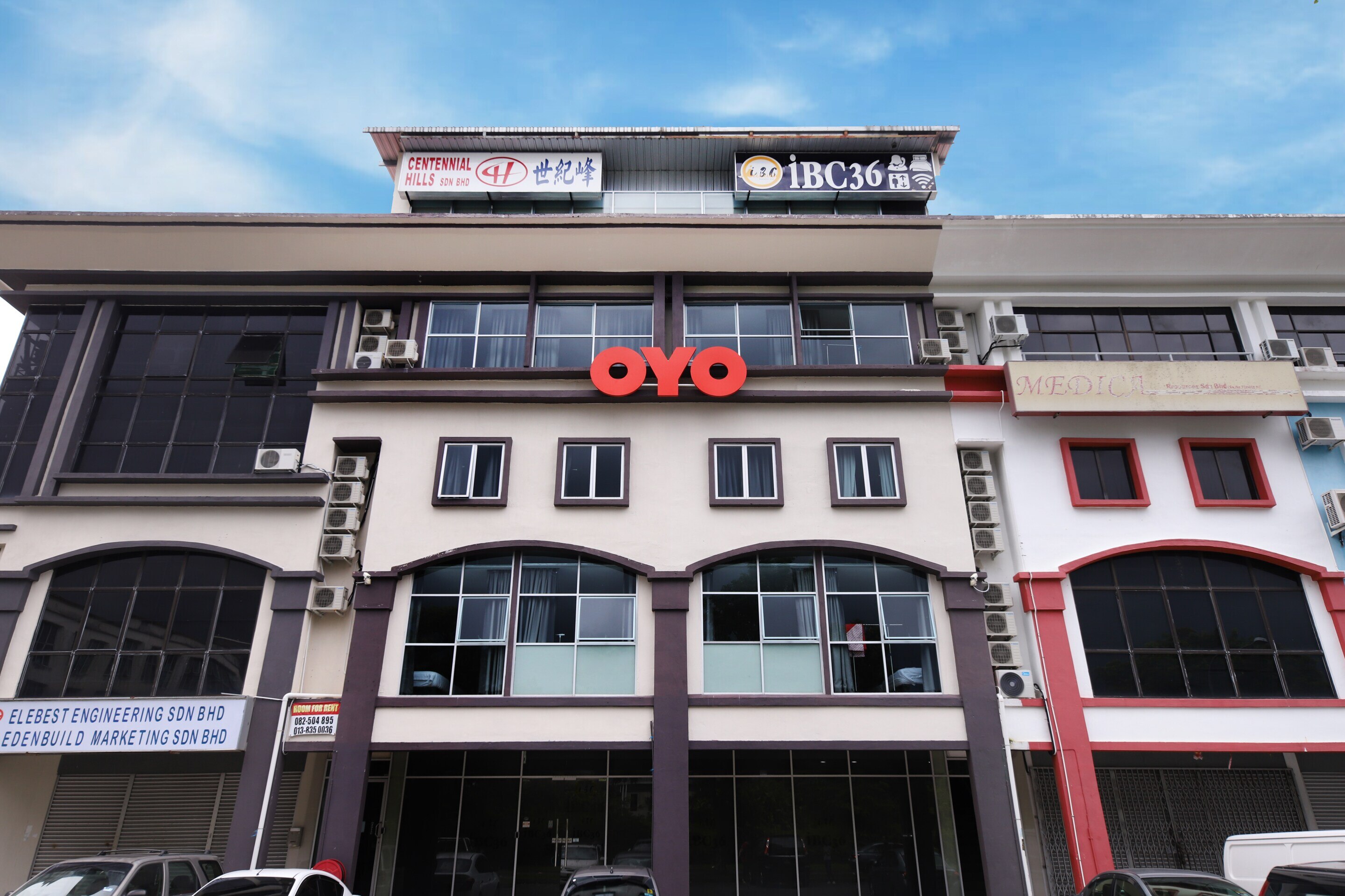 Super OYO 897 iBC36 Business Stay - Tap to explore photos