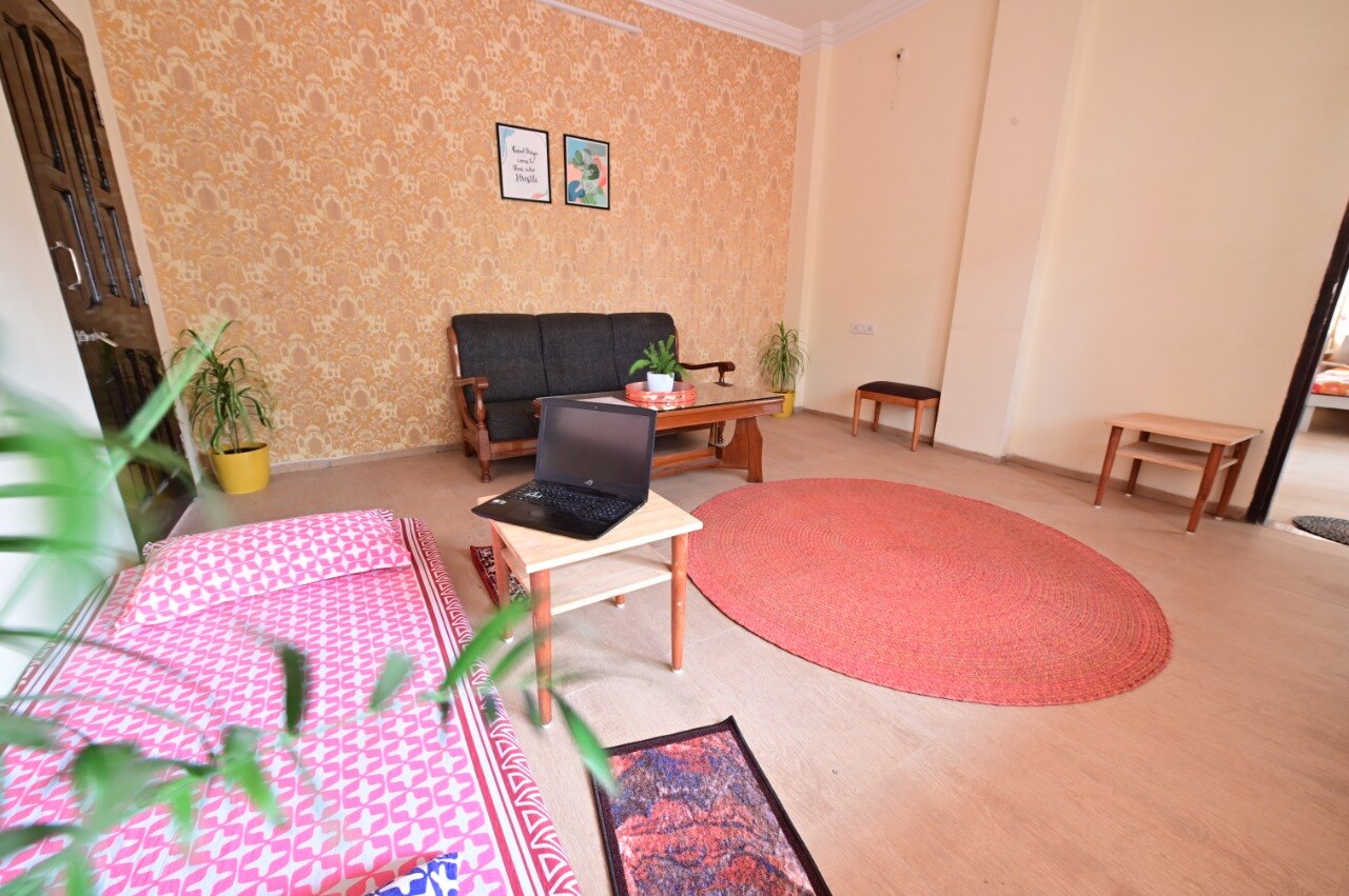 Maulshree 101 Guest House - Tap to explore photos