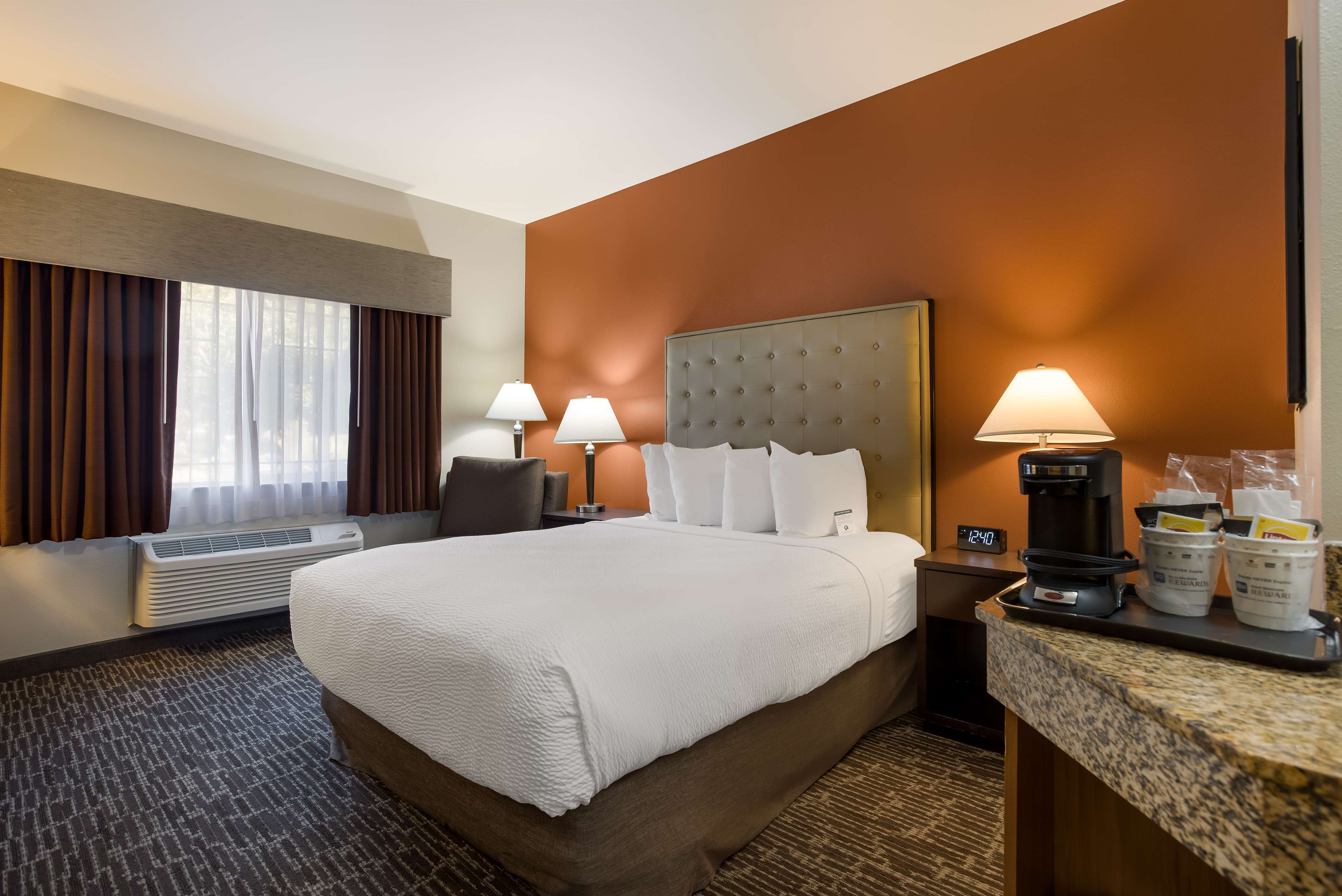 Best Western Northwest Lodge - Tap to explore photos