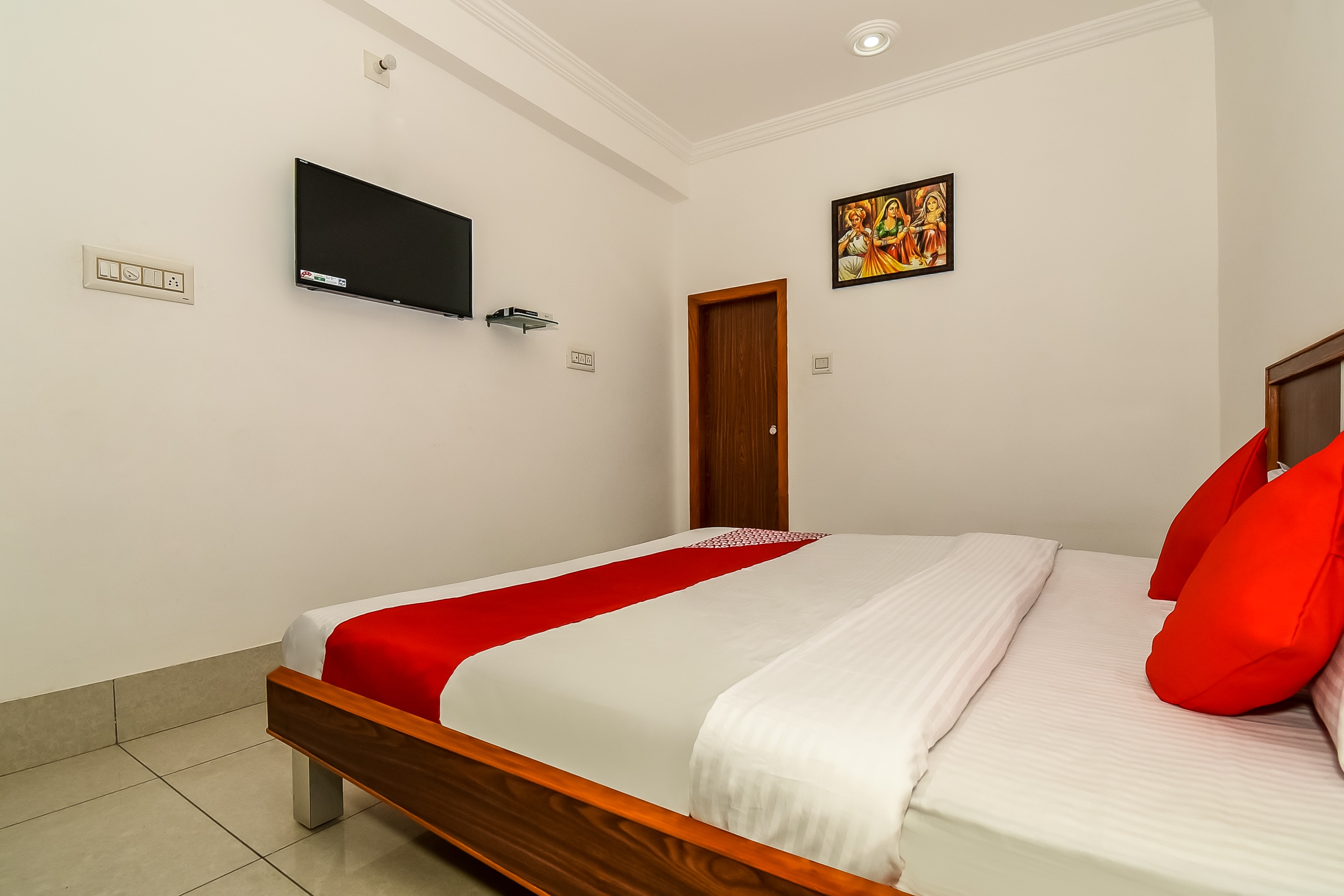 Hotel Shubham Palace - Tap to explore photos