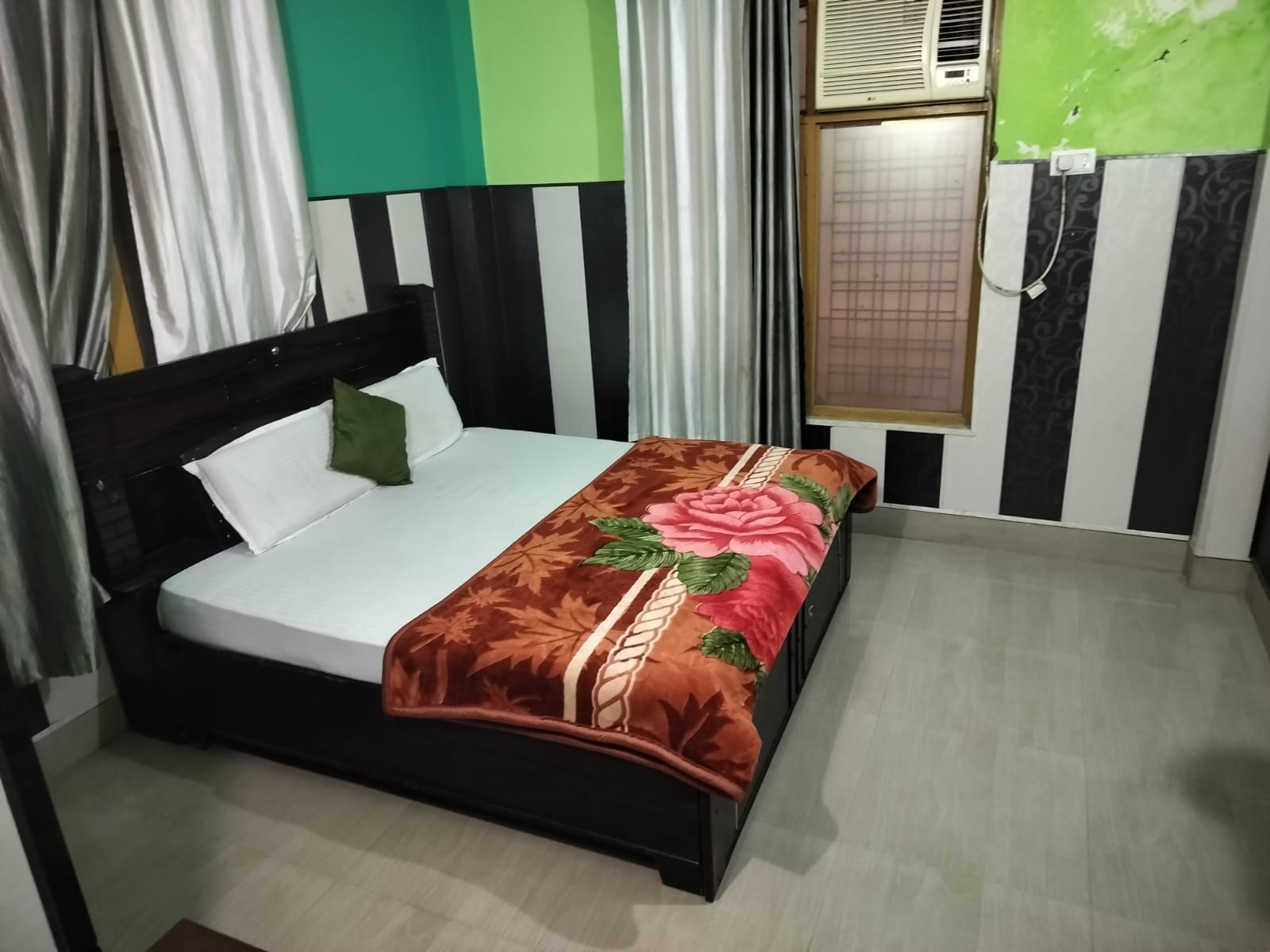 Durga Homestay - Tap to explore photos