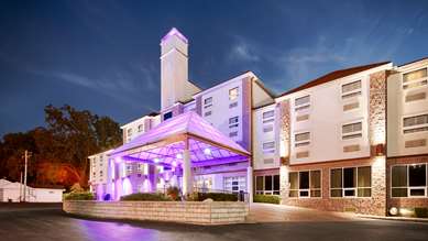Best Western Plus Sandusky Hotel & Suites - Tap to explore photos
