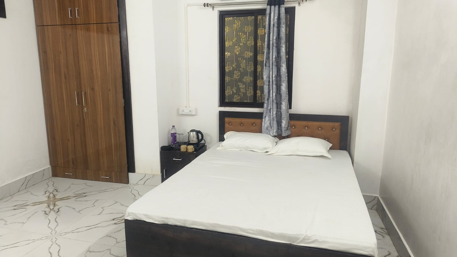 MADINA GUEST HOUSE - Tap to explore photos