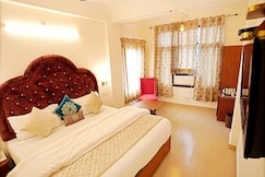 Hotel Uppal Plaza 5mins to triveni ghat, Rishikesh