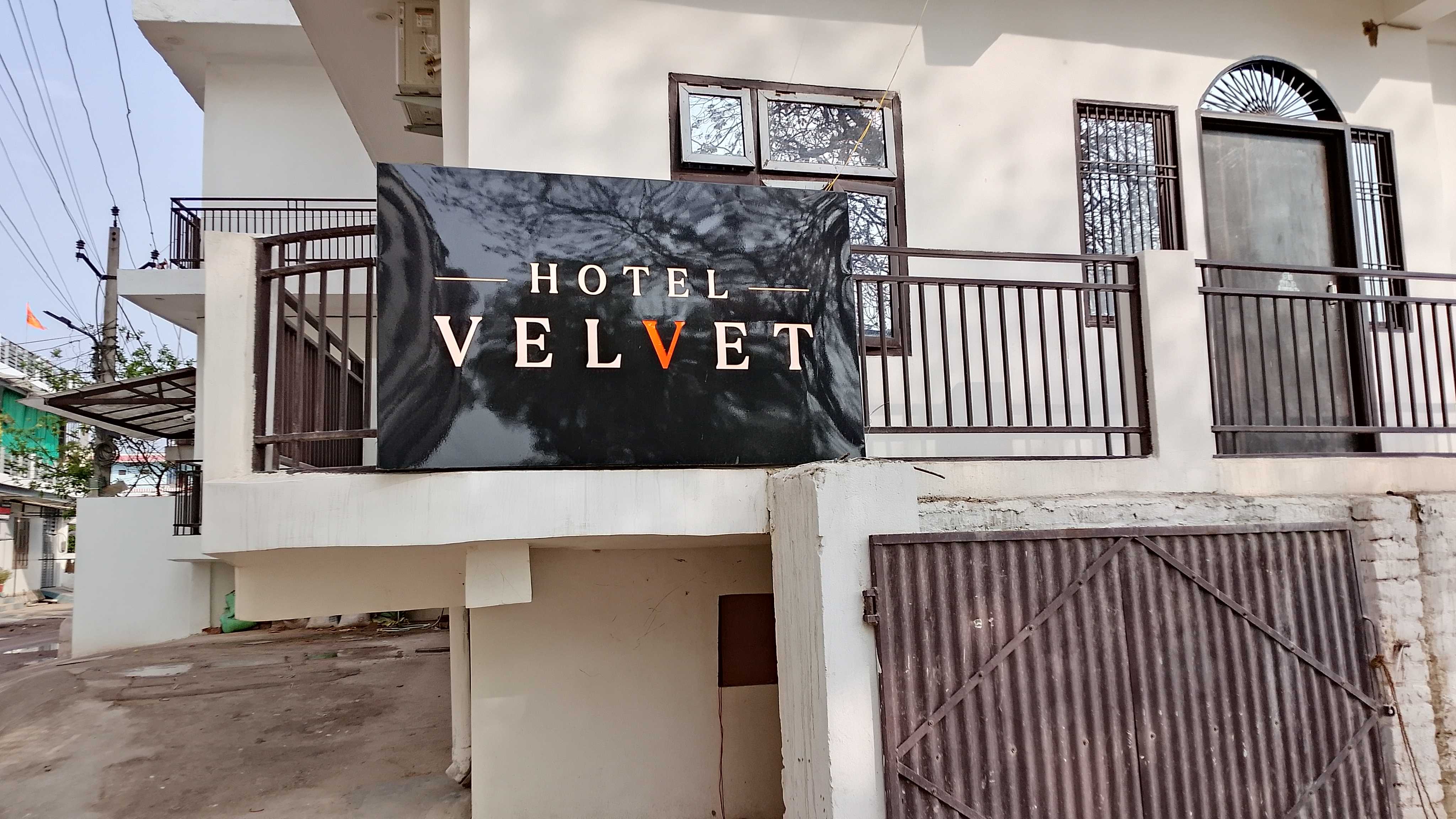 Hotel O Velvet - Tap to explore photos