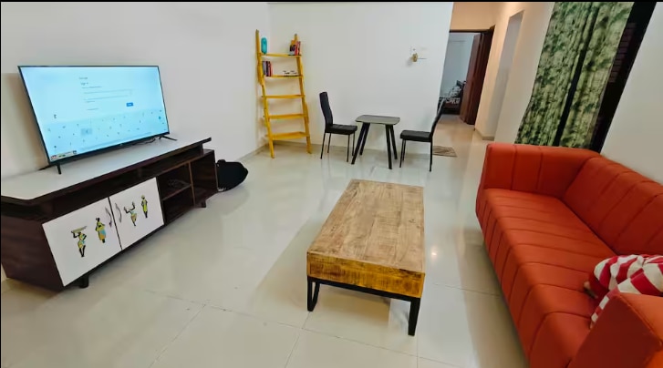 Bamboo Stays - Vibrant 2bhk Apt Nr Jupiter Hsp - Tap to explore photos