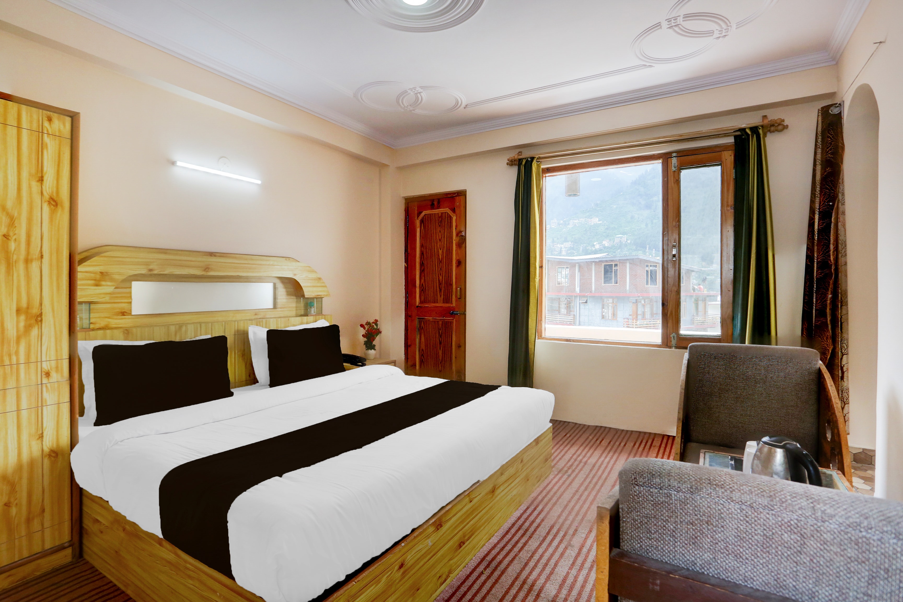 Super Hotel O Aleo Near Mall Road Formerly Aman Cottage - Tap to explore photos