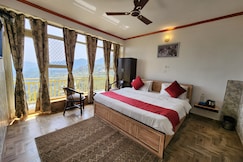 Mountain Golden Ray near Waterfall Mukteshwar, Mukteshwar