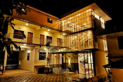Mizzle Premium Resort in front of Banasura Dam, Wayanad