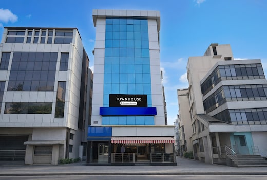 Super Townhouse Richmond MG Road Metro Formerly Richmond Residency