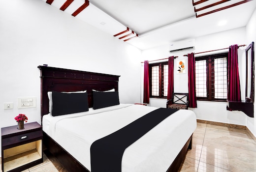 Hotel O Ernakulam Near North Railway Station