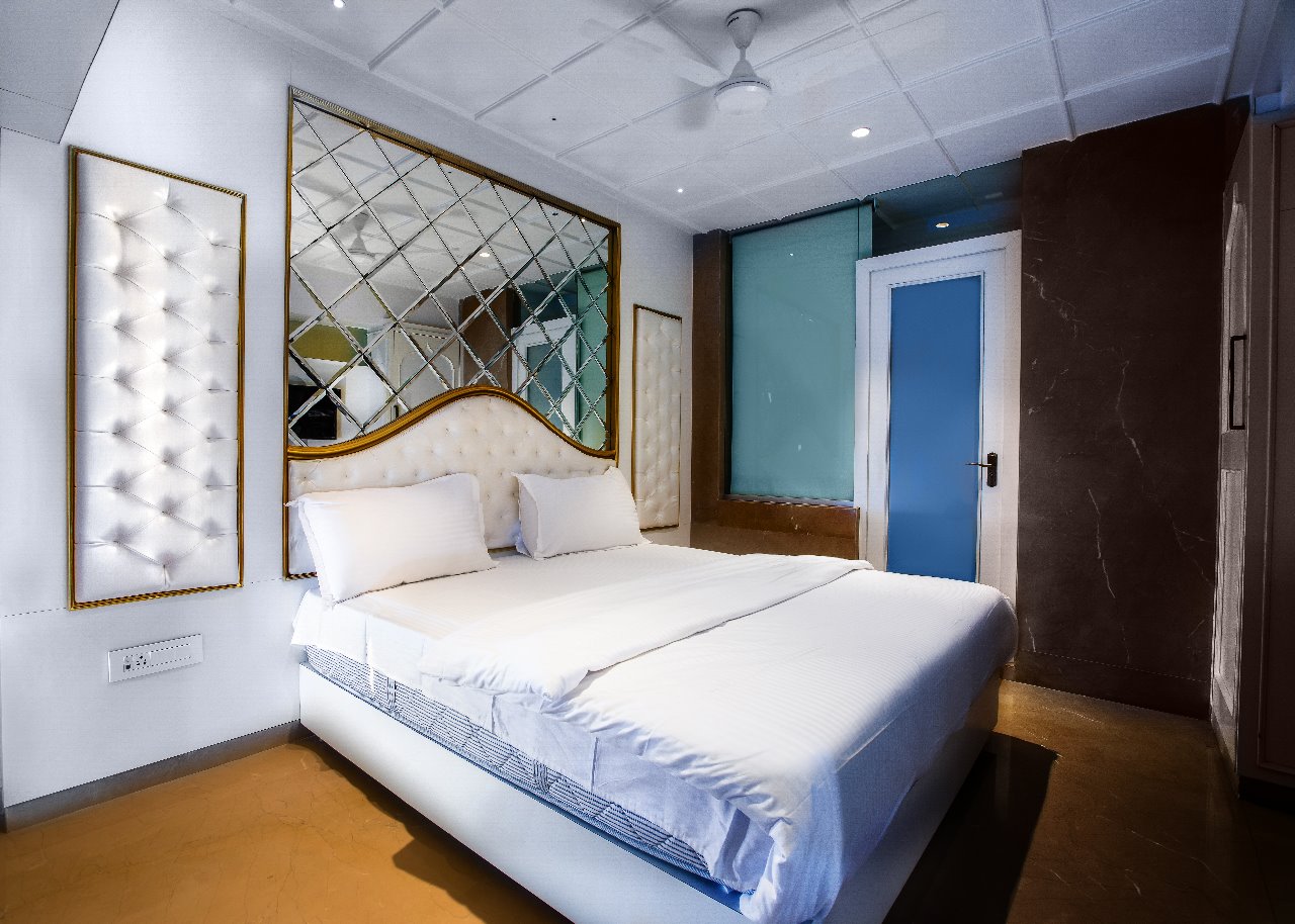 Gold Crest Business Hotel by Pranaam Hospitality - Tap to explore photos