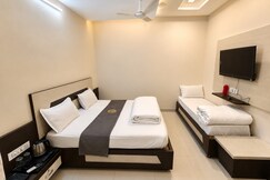 HOTEL PUJARI, Khatu