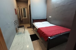 Radhika lodge, Hospet