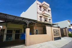OYO 94105 P&g Guest House, Kota Medan