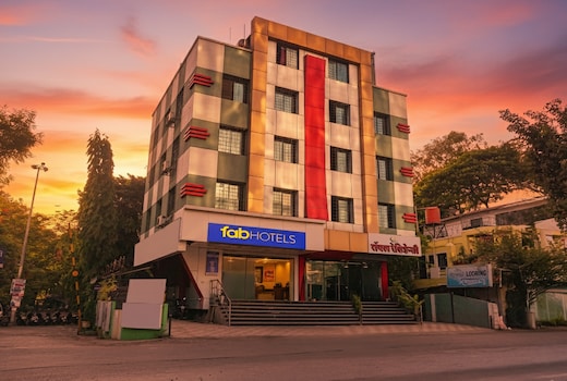 FabHotel Royal Residency - Nr Phoenix Mall
