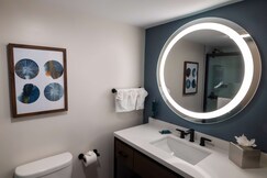 DoubleTree by Hilton Hotel Tinton Falls - Eatontown, Bucks