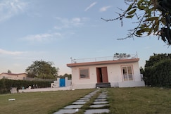 luxurious farmhouse 3bhk with big pool and garden, Noida