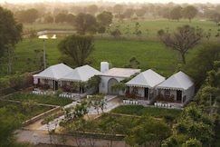 SaffronStays Raj Reverie: Maharaja Tent Suites, Jaipur
