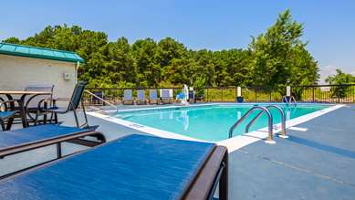 Best Western Plus South Hill Inn - Tap to explore photos