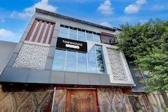 Townhouse ESIC Medical College Faridabad Formerly Royal Mountain, Faridabad