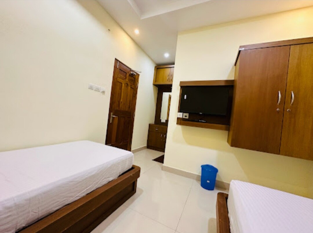 Hotel Manorama Residency - Tap to explore photos
