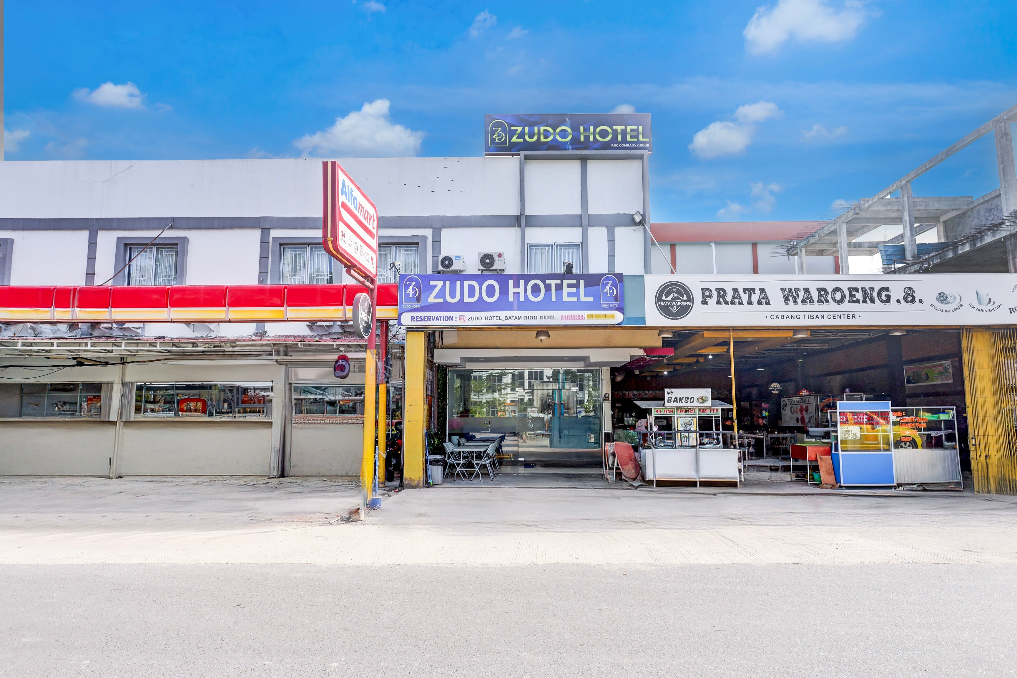 Collection O Waterfront City Near Rsud Embung Fatimah formerly ZUDO Hotel - Tap to explore photos