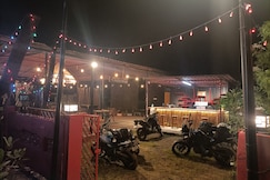 Rustic Hostel - Anjuna Beach, Goa