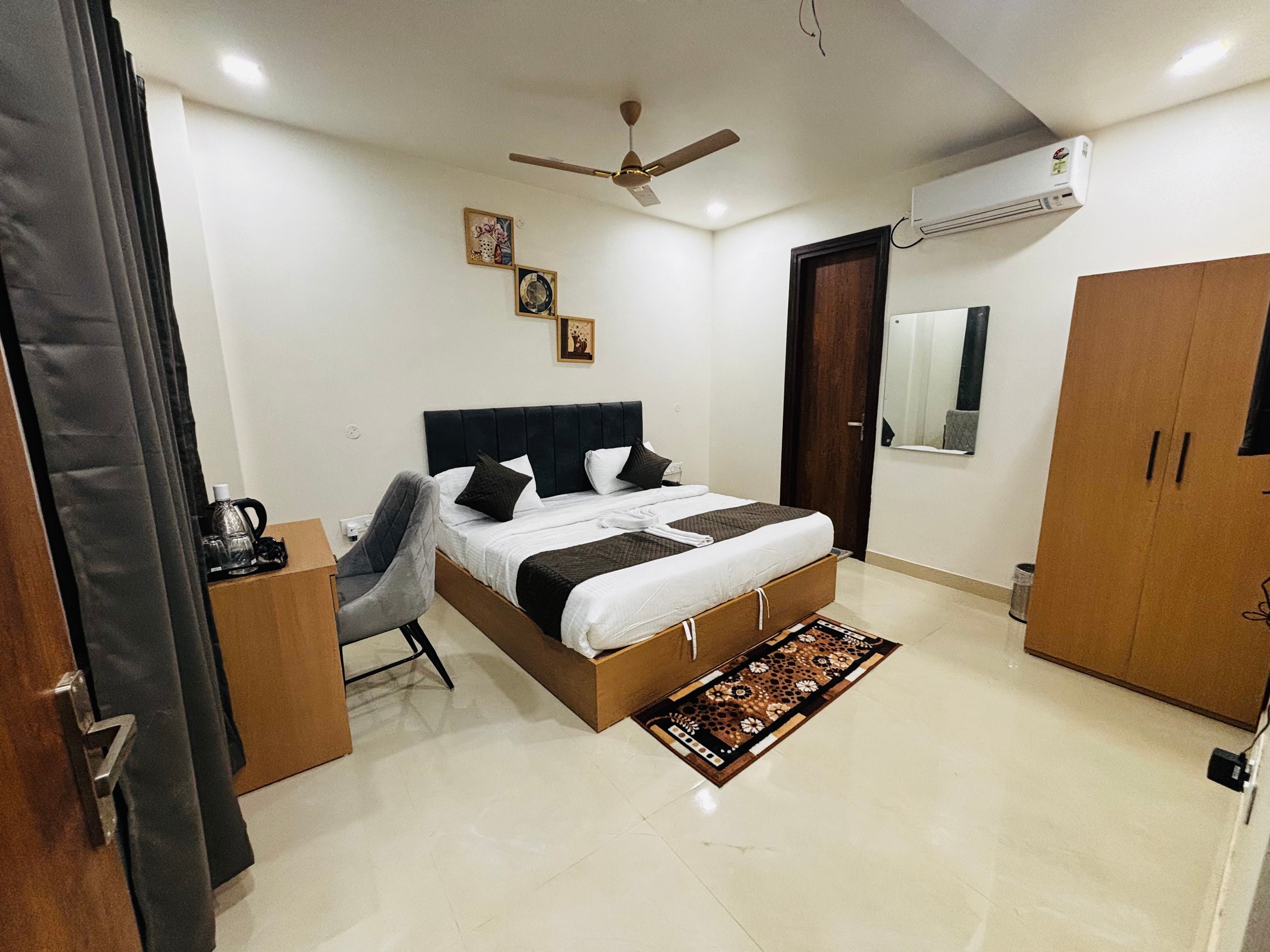 Nirvana inn - Tap to explore photos