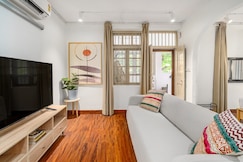 48B Stylish 1BHK Khar With Swing, Mumbai