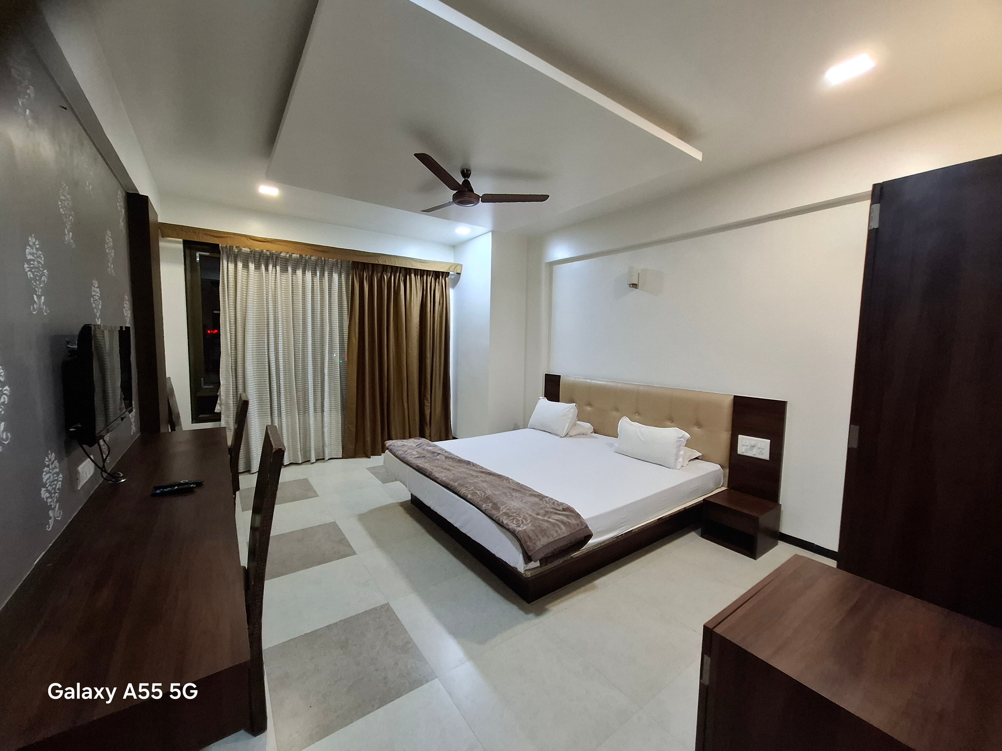 Hotel Pride Executive 5