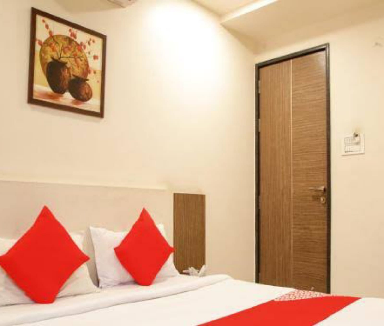 HGC COMFORT ROOMS - Tap to explore photos