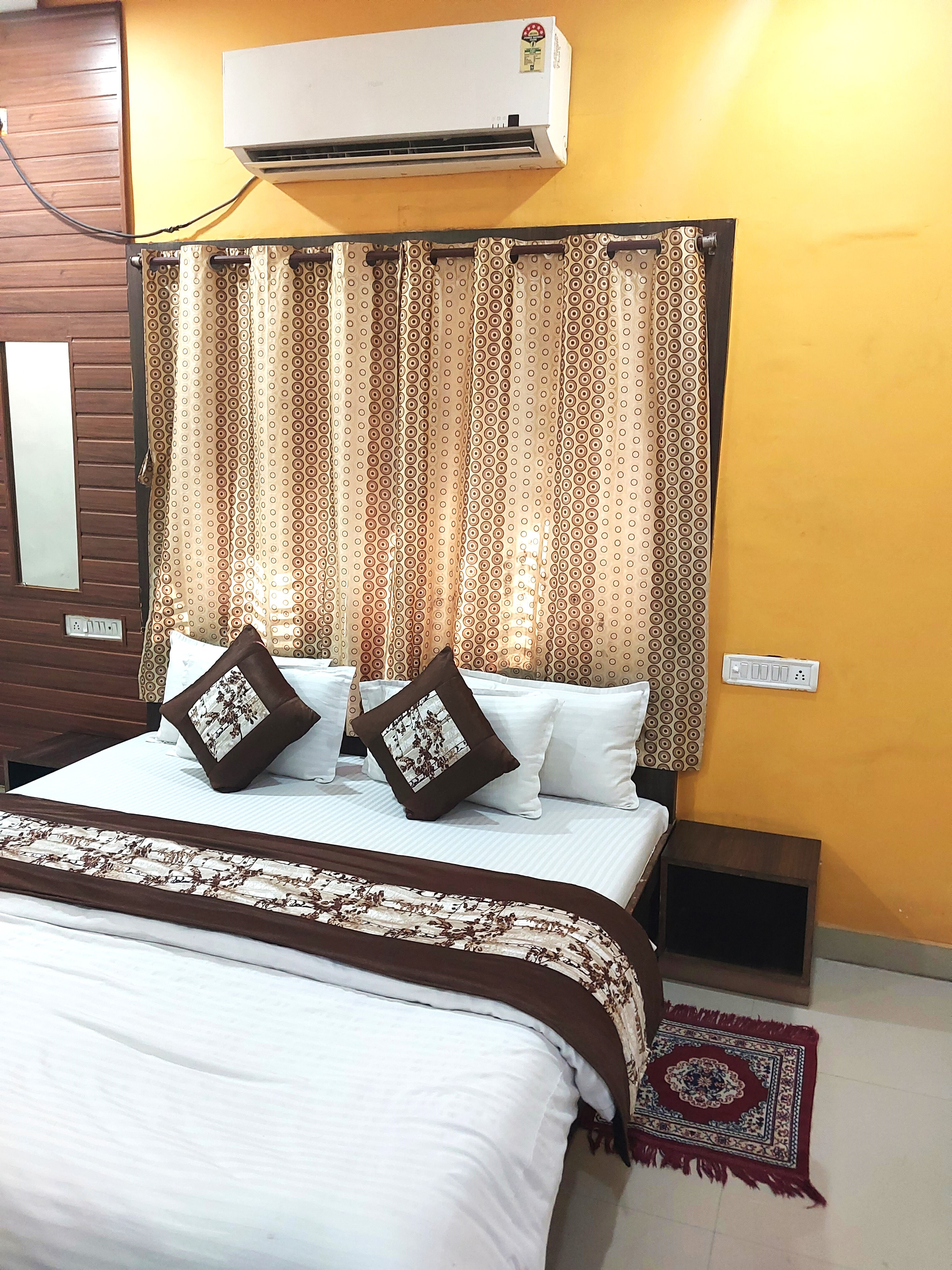HOTEL PARTH INN - Tap to explore photos