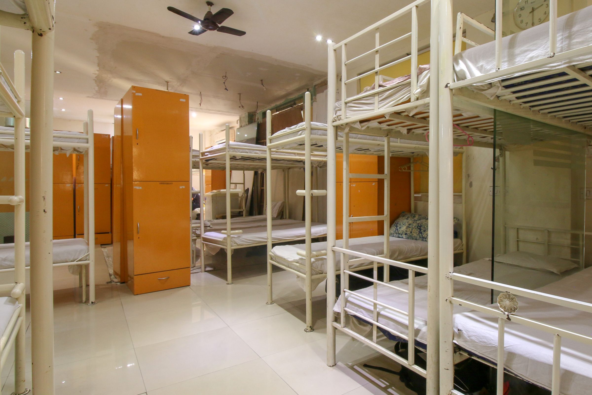PG Hostels Backpackers BnB (Brelvi Road Fort) - Tap to explore photos