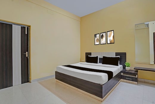 Flagship OYO Hotel Near Sum Hospital