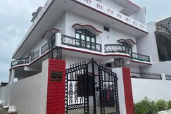 Cozy Happy Stay, Balrampur