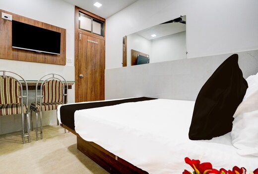 Hotel O Radha Palace