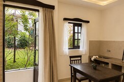 Candolim Aqua Stay, Goa