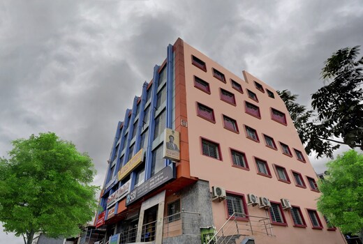 Hotel O K N Residency