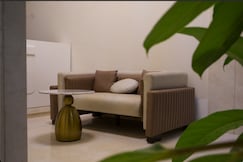 Raayara Suite, Krishnagiri