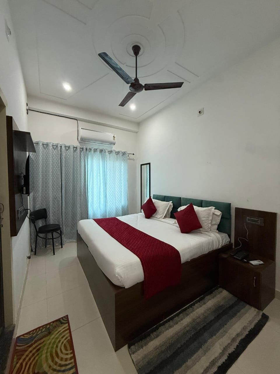 Shree Shyam Pay At Hotel By Reverie - Tap to explore photos