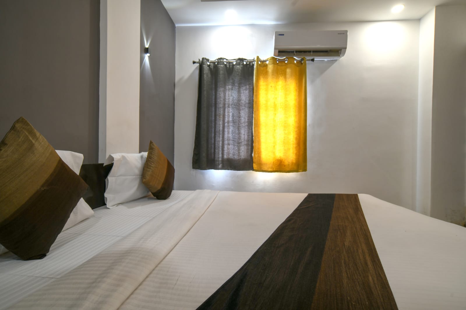 Hotel Aarav - Tap to explore photos