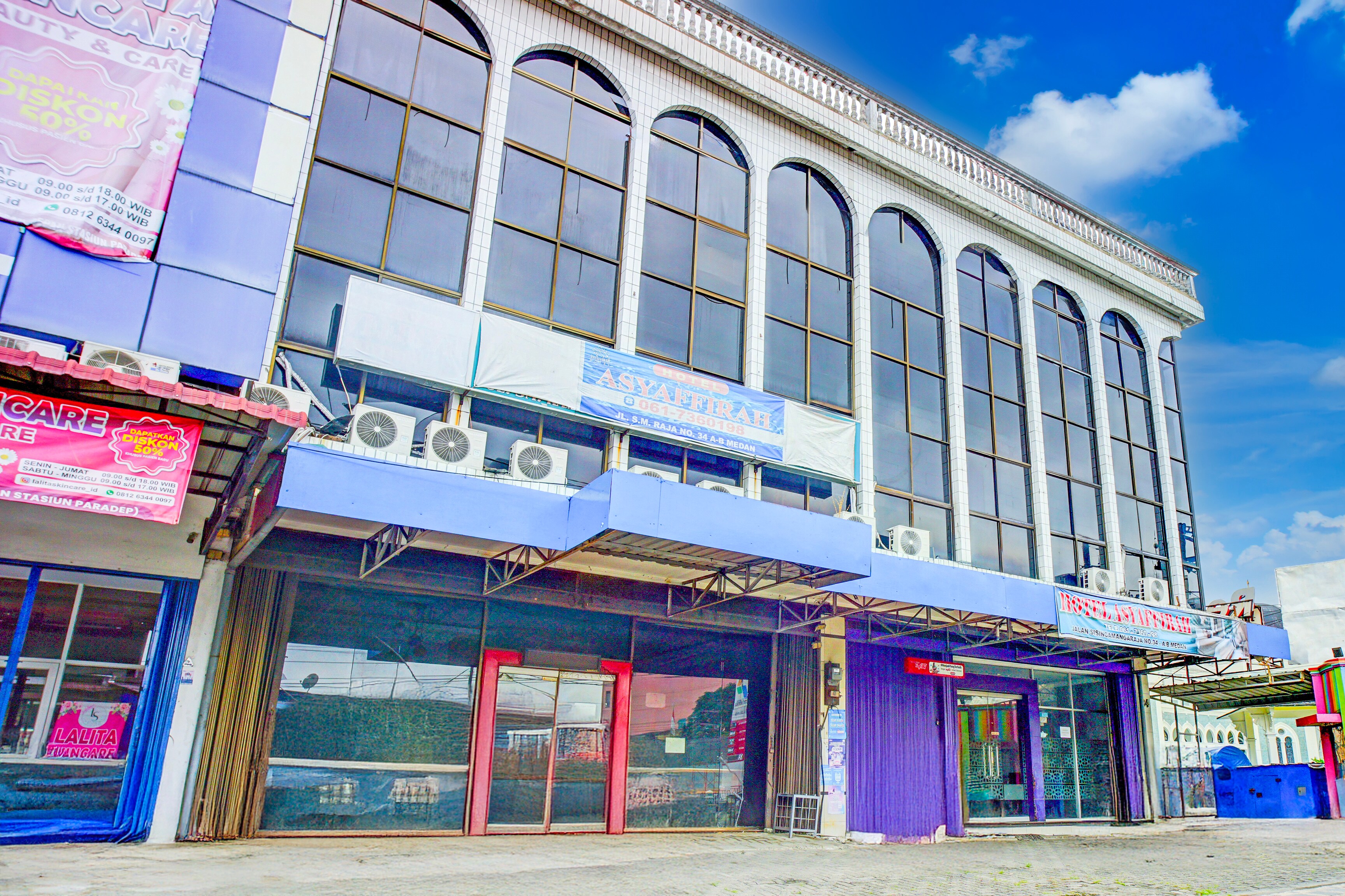 Hotel O Asyaffirah Near Masjid Raya Al Mashun SM Raja Medan - Tap to explore photos