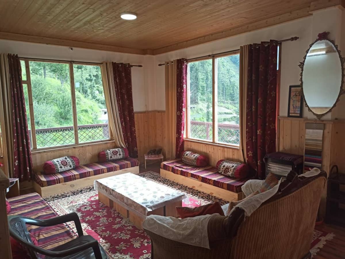 2 BHK - Full Floor near Fagu Kufri - Tap to explore photos
