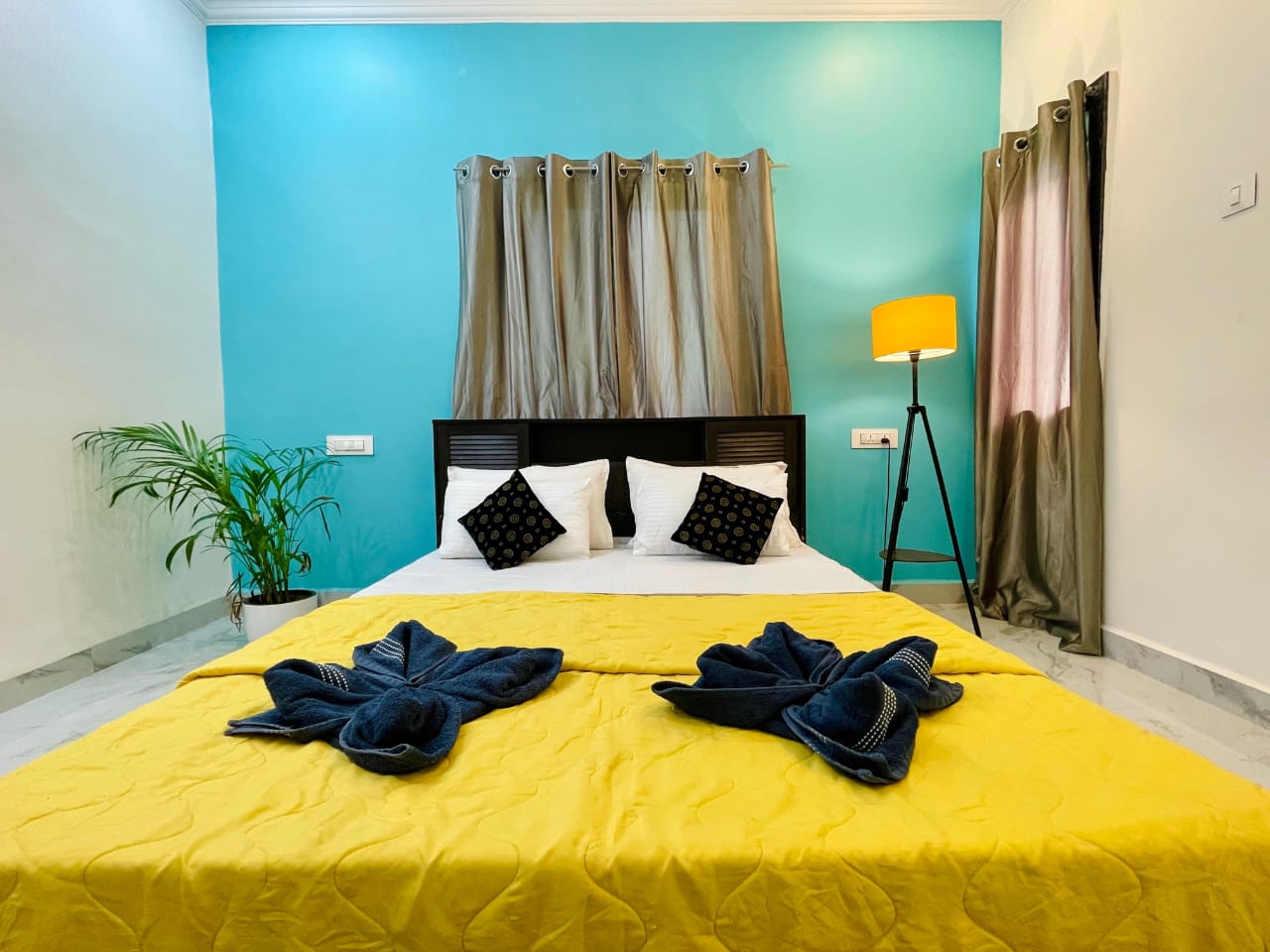 Twin Studio 5 mins to Colva Beach - Tap to explore photos