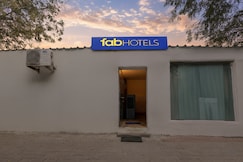 FabHotel Aavkar, Kadi