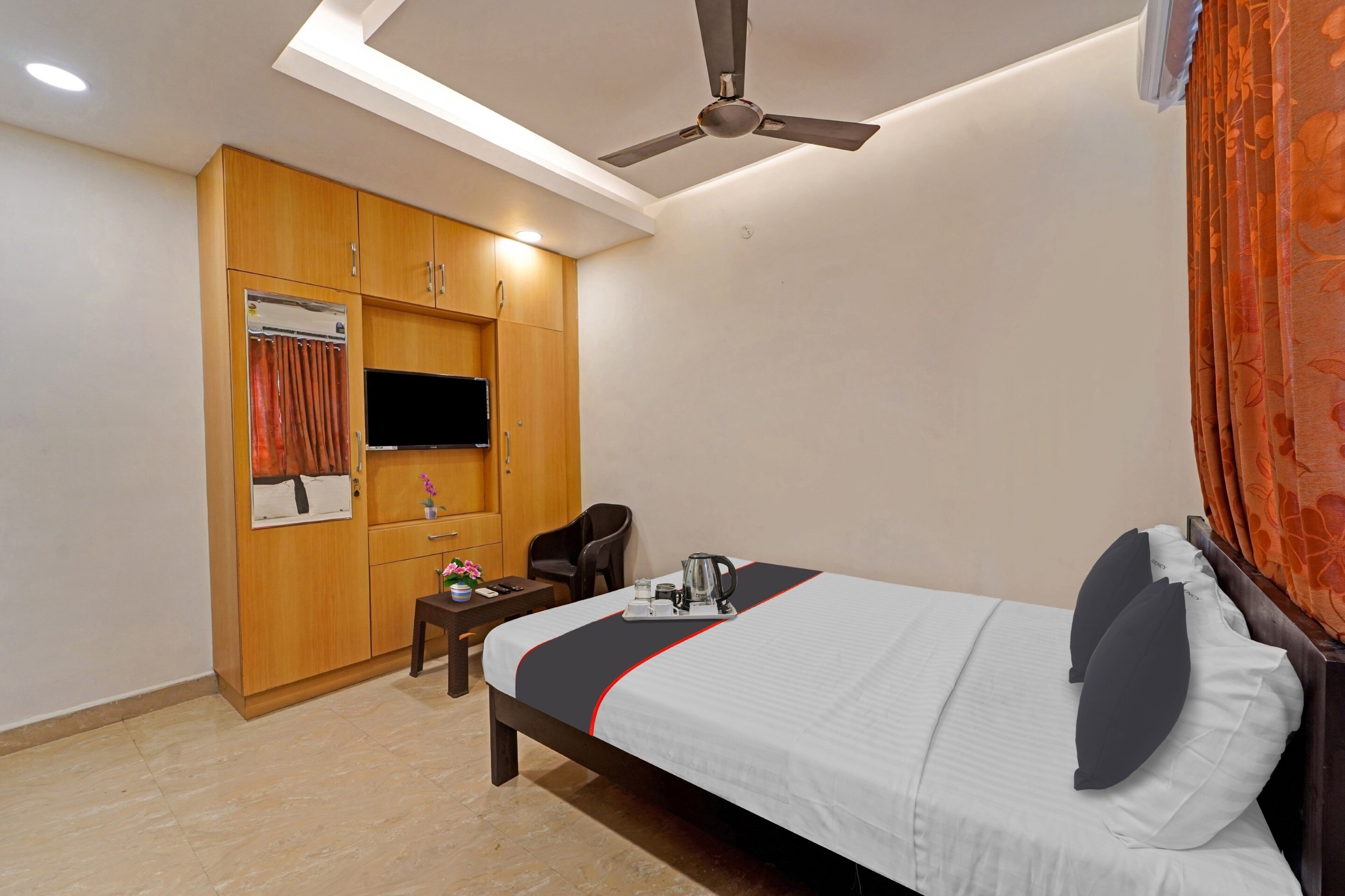 Super Hotel O J2 Service Apartment - Tap to explore photos